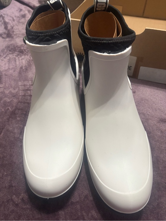 UGG Shoes - UGG White and Black Women's Short Rain Boots